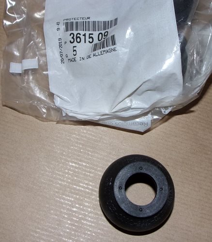 Osłona sworznia wahacza Peugeot 206