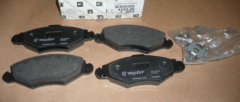 Klocki hamulcowe Peugeot 206 1.1i 1.4i 1.4 Hdi przód
