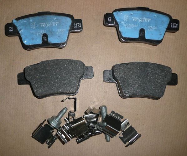 Klocki hamulcowe Citroen C4 Peugeot 207 307 tył 04>