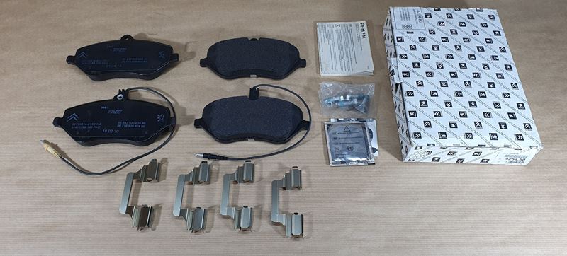 Klocki hamulcowe Citroen C5 III Citroen C6 Peugeot 407 607 przód