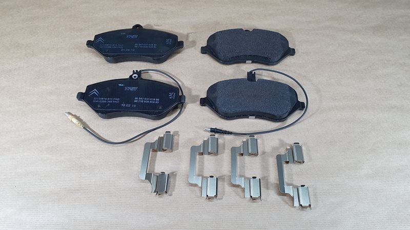 Klocki hamulcowe Citroen C5 III Citroen C6 Peugeot 407 607 przód