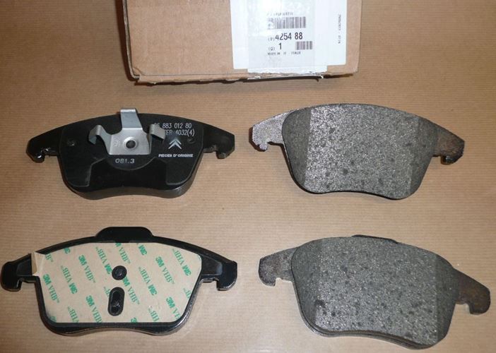 Klocki hamulcowe Citroen C4 Peugeot 207 208 307 przód 03>