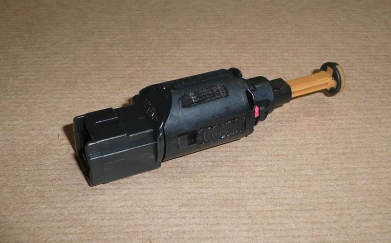 Włącznik świateł stopu Citroen Berlingo Peugeot 206 1007