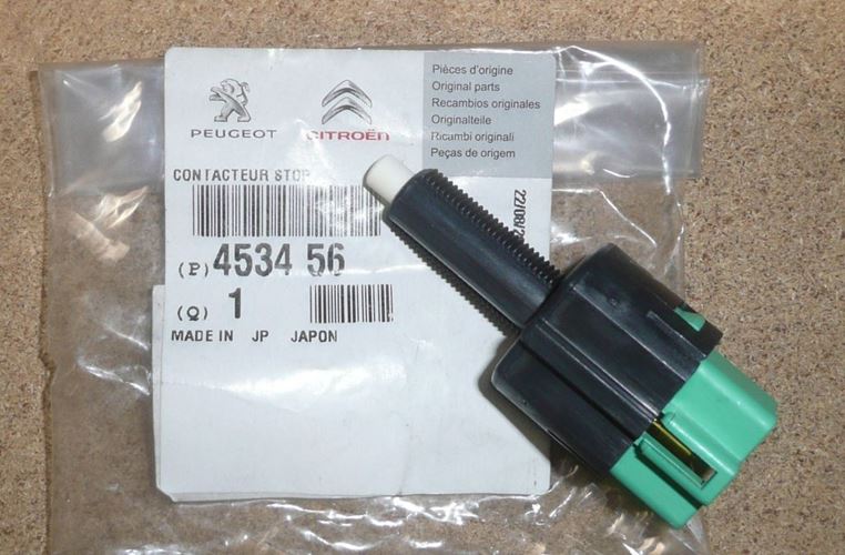 Włącznik świateł stopu Citroen C-Crosser