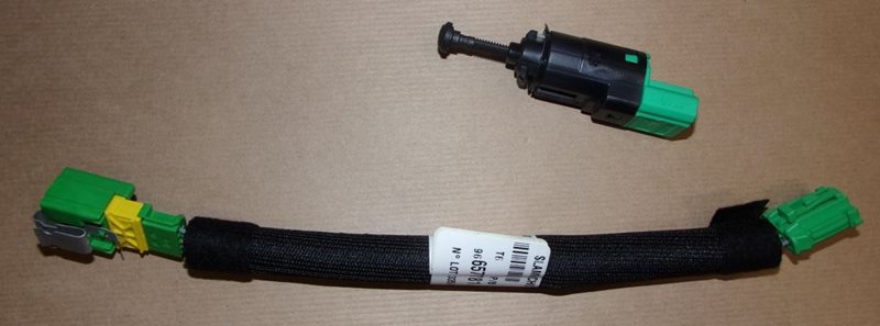 Włącznik świateł stopu Citroen C2 C3 Peugeot 207 307 308