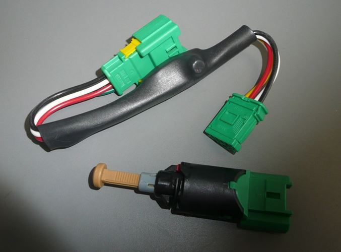 Włącznik świateł stopu Citroen C2 C3 Peugeot 207 307 308