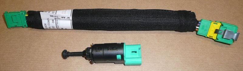 Włącznik świateł stopu Citroen C2 C3 Peugeot 207 307 308