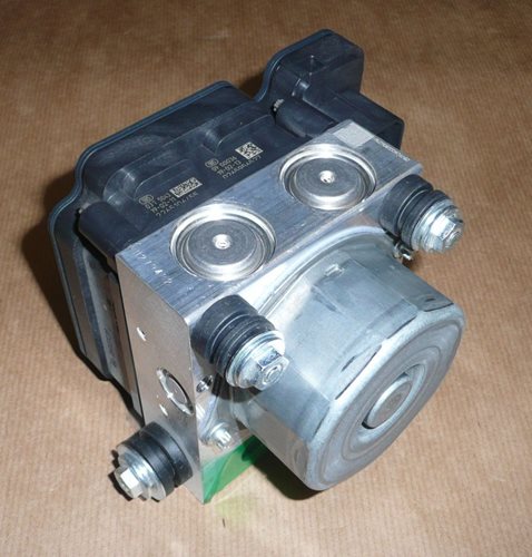 Pompa hamulcowa ABS Renault Clio IV 0.9 Tce