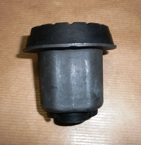 Tuleja tylnej belki Peugeot 206 tylna Kleber
