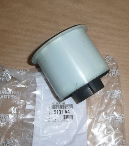 Tuleja tylnego wahacza Citroen C4 Peugeot 307