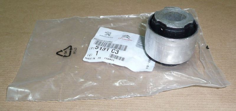 Tuleja tylnego wahacza Citroen C6 Peugeot 407 mała