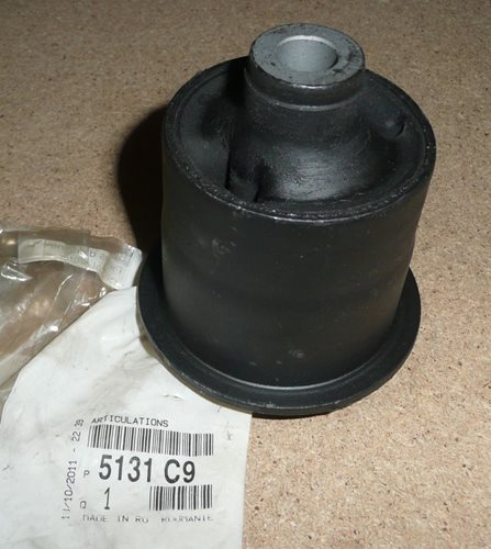 Tuleja tylnej belki Citroen C1 Peugeot 107
