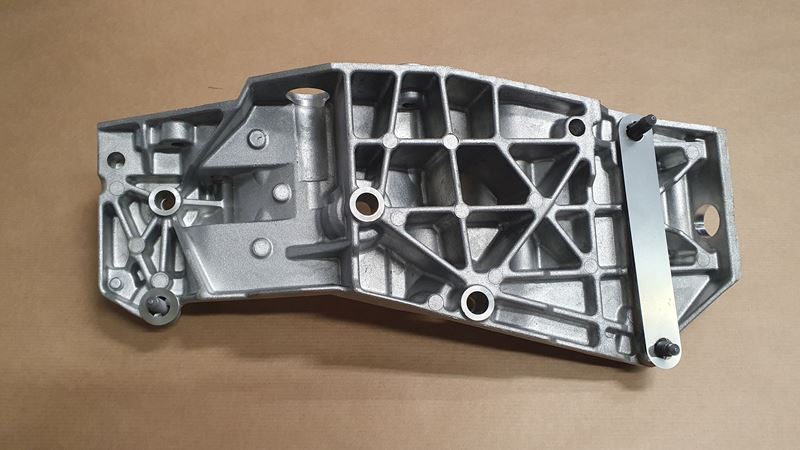 Wspornik Alternatora Peugeot 407
