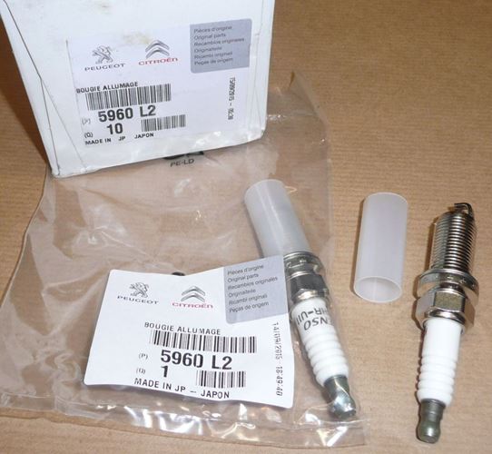 Świeca zapłonowa A534 Citroen C1 Peugeot 107 1.0 68 KM