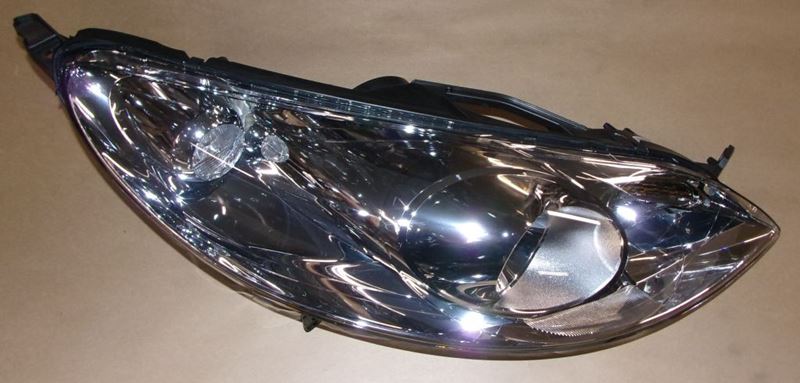 Reflektor Peugeot 407 prawy
