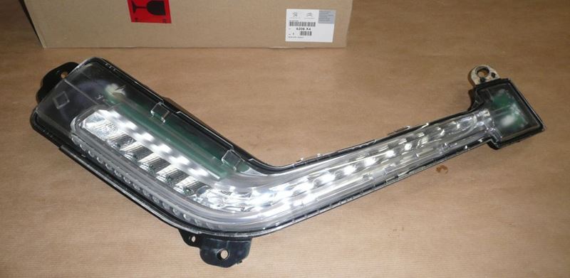 Lampa jazdy dziennej LED Peugeot 308 prawe