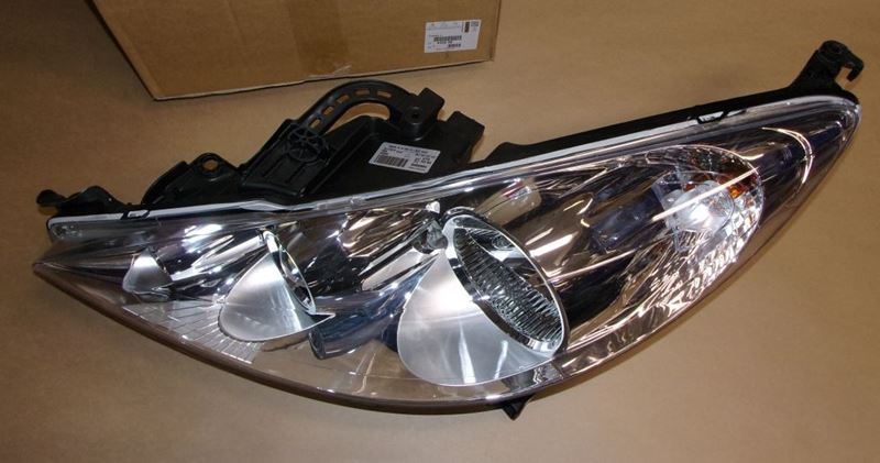 Reflektor Peugeot 207 lewy