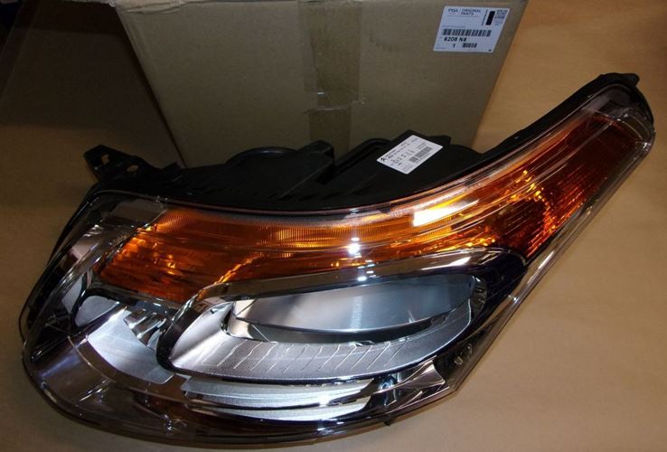Reflektor Citroen C3 Picasso lewy