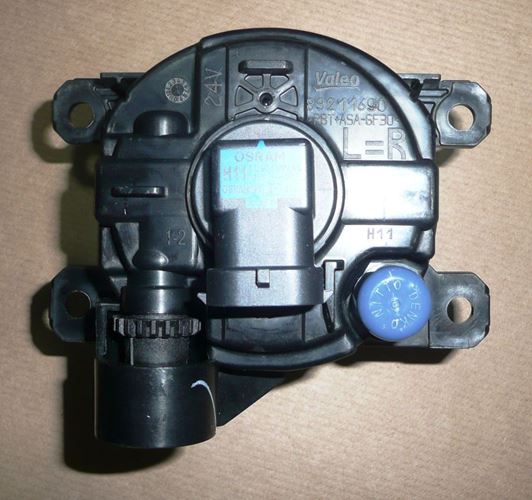 Lampa przeciwmgłowa Citroen C1 Citroen C4 Citroen DS4 Peugeot 301 Peugeot 308 Peugeot 3008