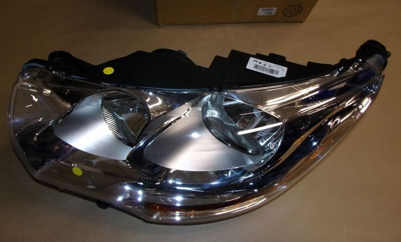 Reflektor Citroen C4 II lewy