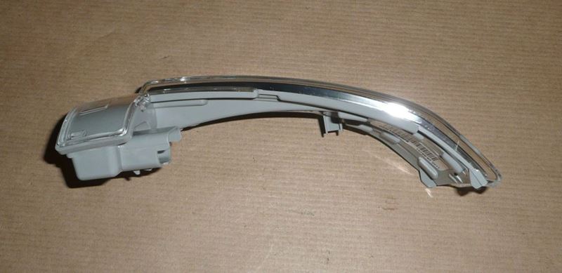 Lampka kierunkowskazu Citroen C4 Picasso prawa