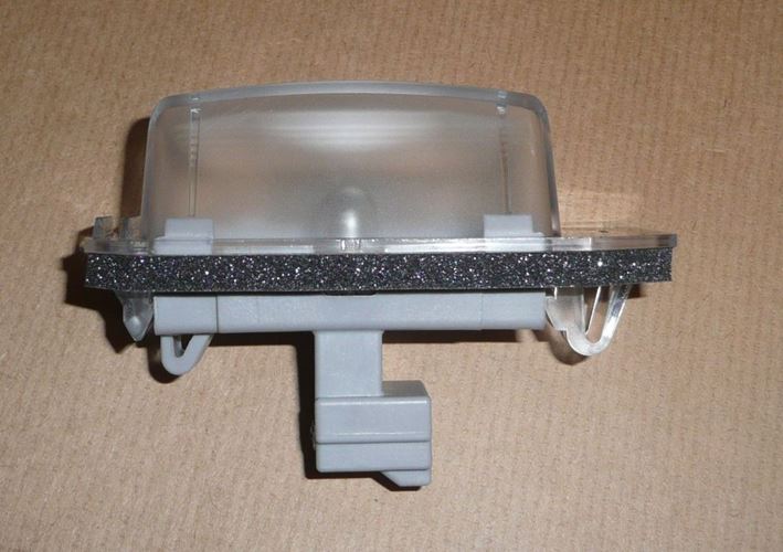 Lampa tablicy rejestracyjnej Citroen C-Crosser Peugeot 4007