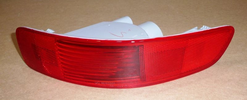 Lampa przeciwmgłowa Citroen C-Crosser Peugeot 4007 tył