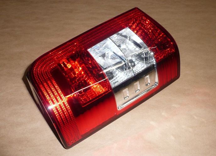 Lampa tylna zespolona Citroen Berlingo II lewa
