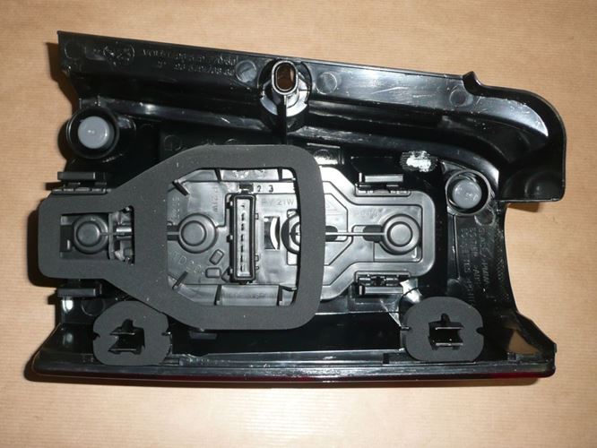 Lampa tylna zespolona Citroen Berlingo II lewa