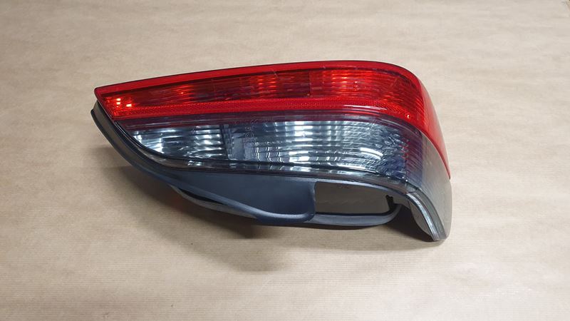 Lampa Tylna Lewa Peugeot 406