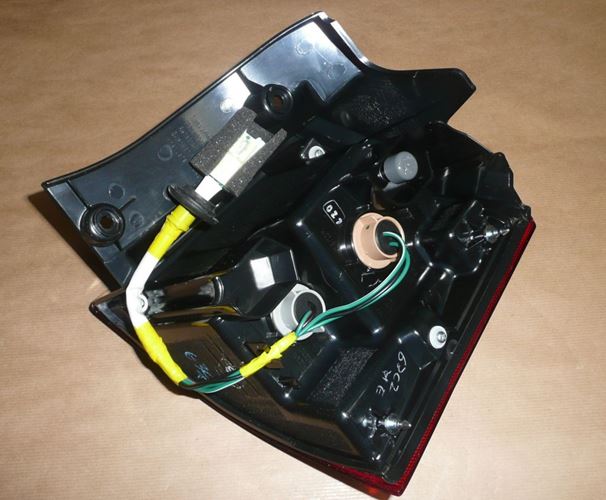 Lampa tylna Peugeot 4007 lewa