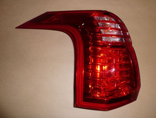 Lampa tylna Peugeot 5008 09> lewa