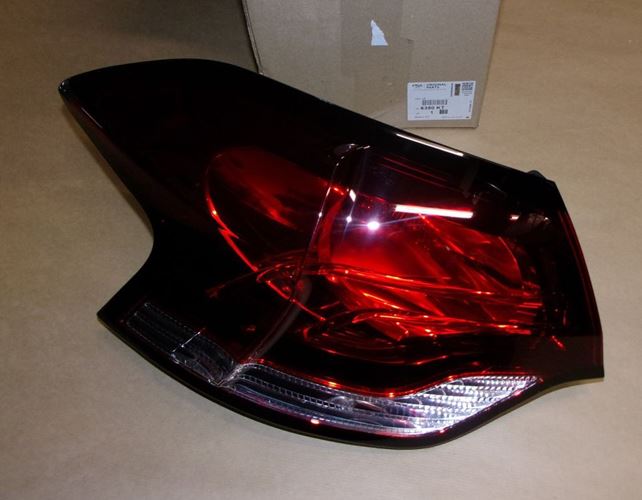Lampa tylna Citroen DS4 lewa