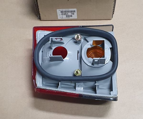Lampa Tylna Prawa Peugeot 405