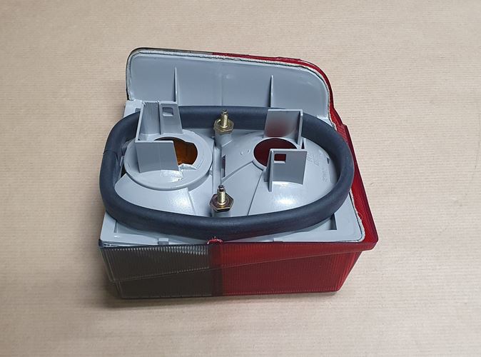 Lampa Tylna Prawa Peugeot 405