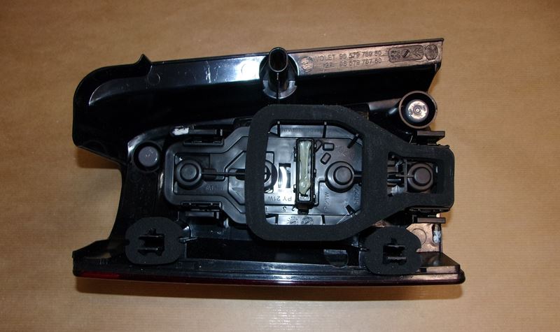 Lampa tylna Citroen Berlingo Peugeot Partner prawa