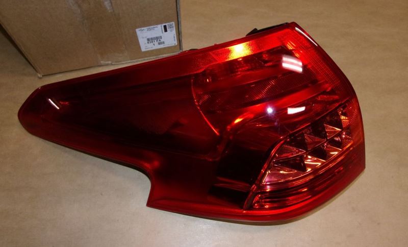 Lampa tylna Citroen C5 III lewa