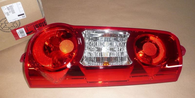 Lampa tylna zespolona Citroen Berlingo III prawa