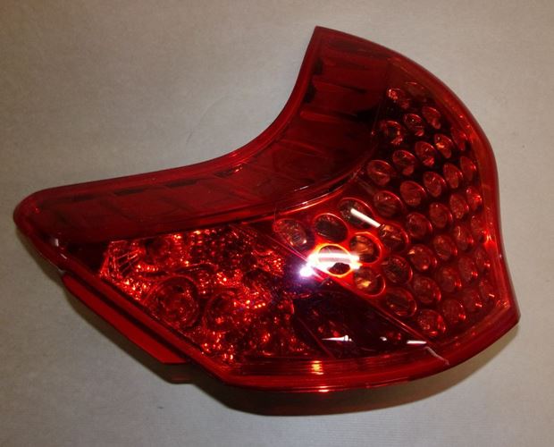 Lampa tylna zespolona Peugeot 3008 (T84) 09> prawa