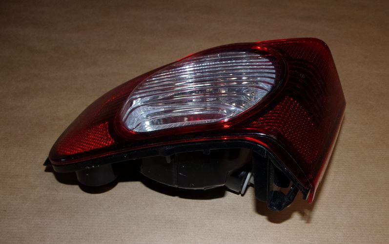 Lampa tylna Citroen C3 Picasso prawa