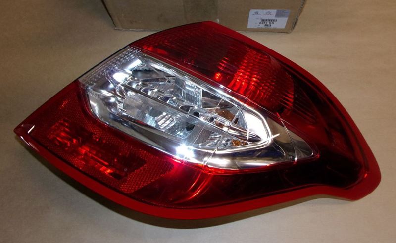 Lampa tylna Citroen C4 III prawa