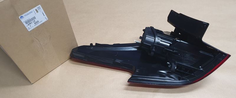 Lampa Tylna Prawa Zewnętrzna Oryginał PSA Citroen C5 III