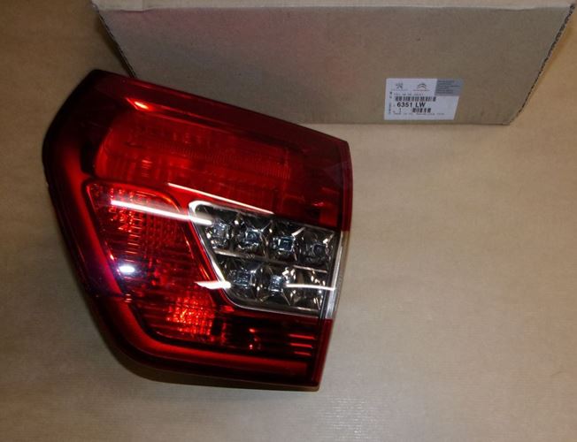 Lampa tylna Citroen C5 III prawa tył