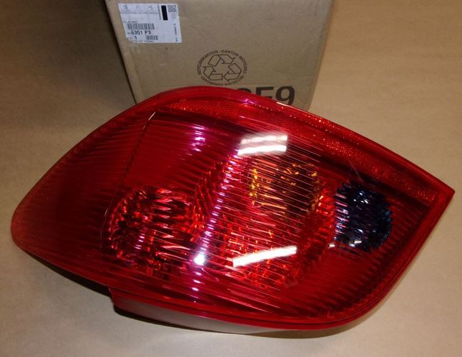 Lampa tylna Peugeot 307 hatchback prawa