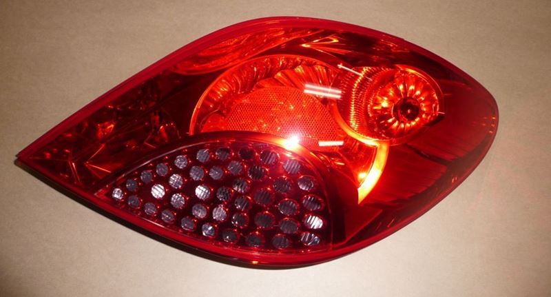 Lampa tylna Peugeot 207 prawa