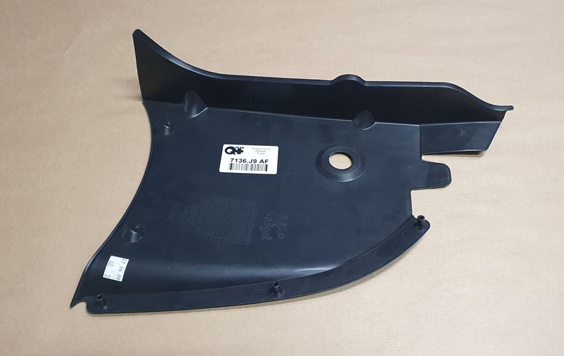 WNĘKA KOŁA P 406 II PRZÓD PRAWA