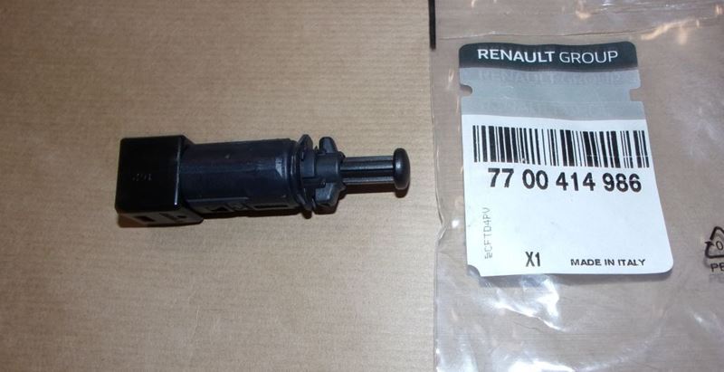 Włącznik świateł stopu Renault Clio II Megane