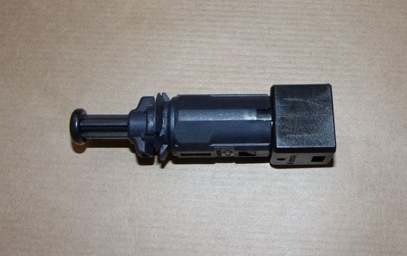 Włącznik świateł stopu Renault Clio II Megane