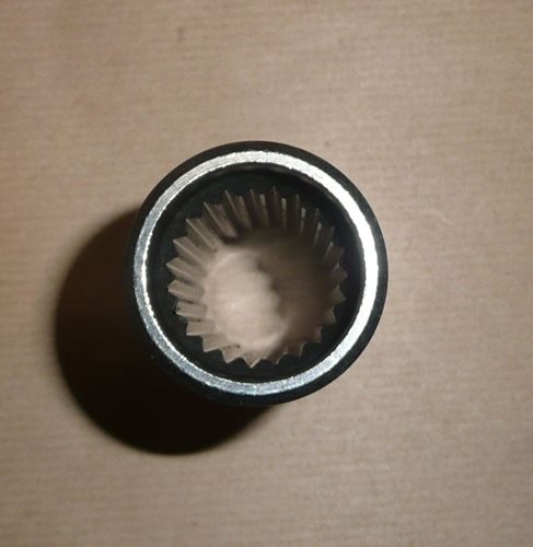 Tuleja półosi T5750 T5869 T5505 23 zęby