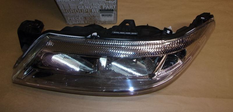 Reflektor Renault Laguna II lewy